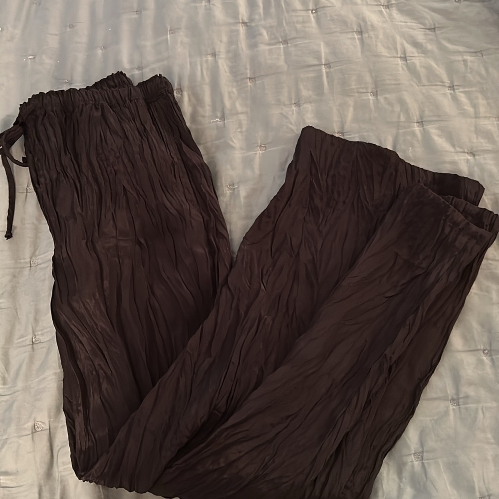 Black Crinkled Wide-Leg Pants